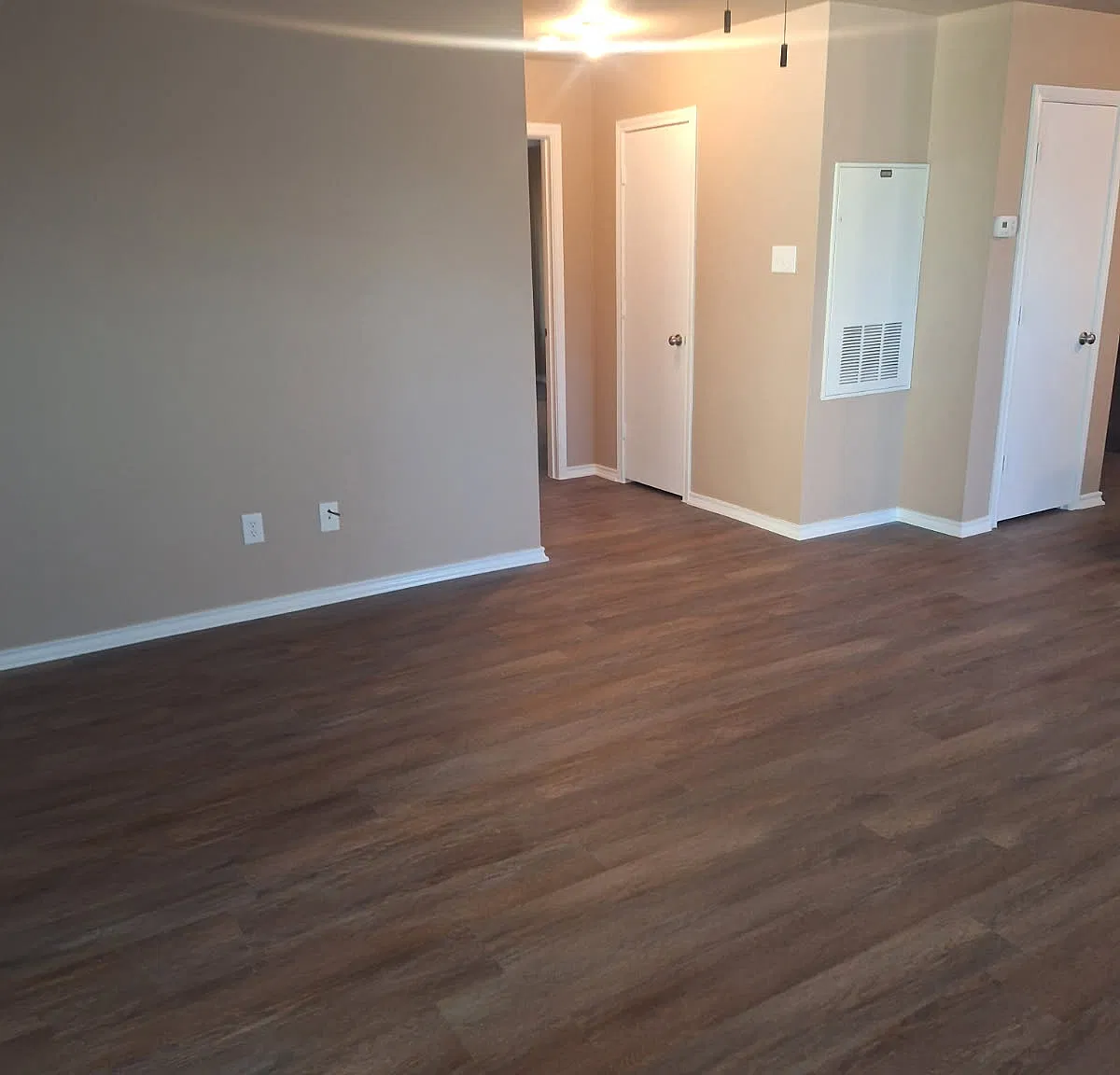 1 bed, 975 sqft, $975 — Photo 1