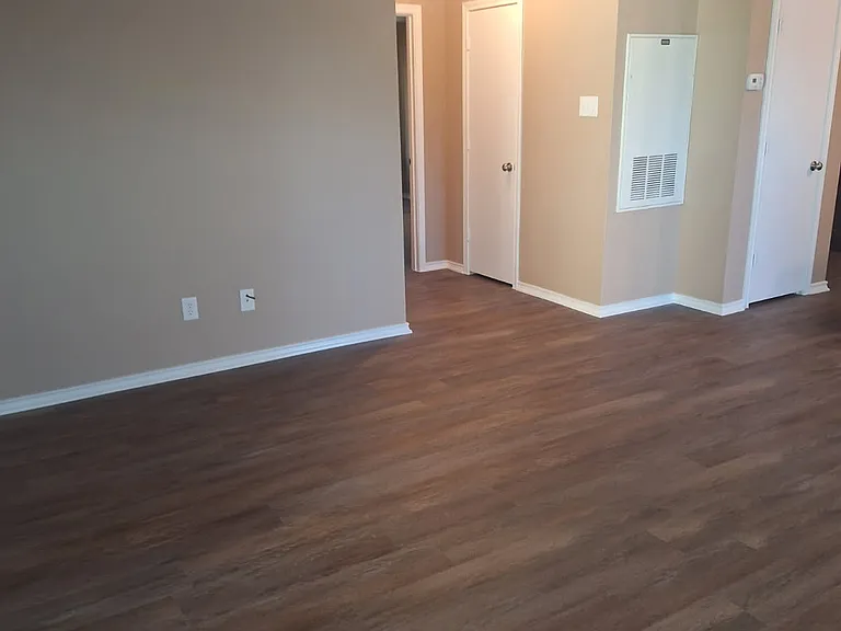 110 Ewing St — Photo 1