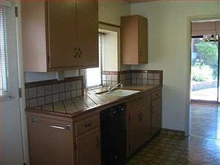 3rd image of 433 Constitution Way