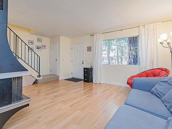 4th image of 2110 Bella Casa St