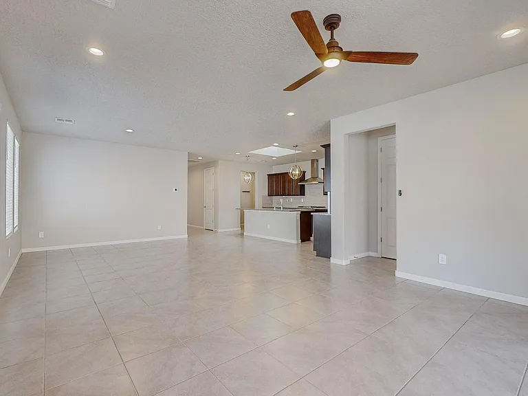5950 Las Vacas Ct NE — Photo 27