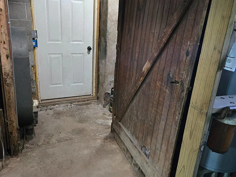 2454 E Swamp Rd #1 — Photo 26