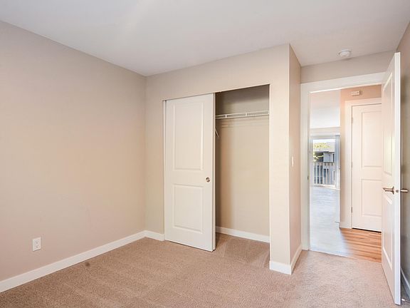 4th image of 10132 NE 64th St APT 8