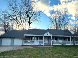 2686 S John Hix St, Westland, MI 48186