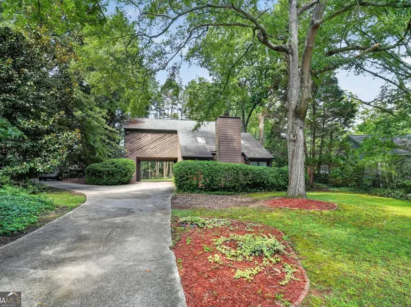 612 Tom Smith Rd SW, Lilburn, GA 30047