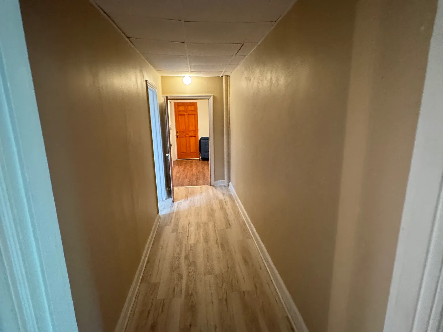 1 bed, 1100 sqft, $1,880 — Photo 2