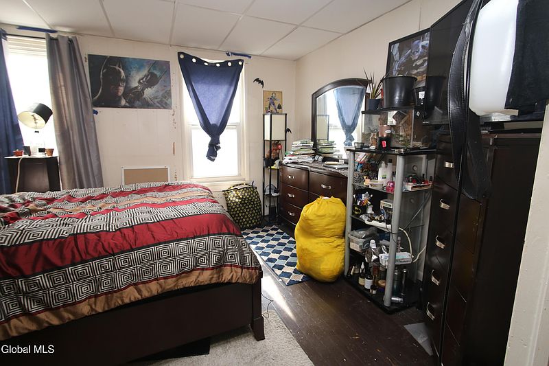 3rd image of 857 Livingston Avenue