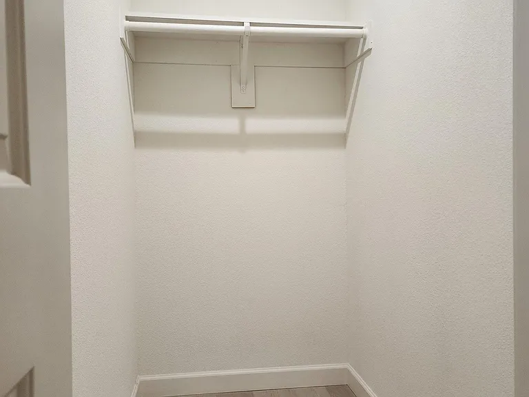 Bedroom 3 Walk-in Closet