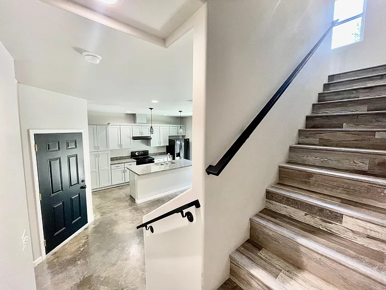 720 N Walnut St #14 — Photo 17