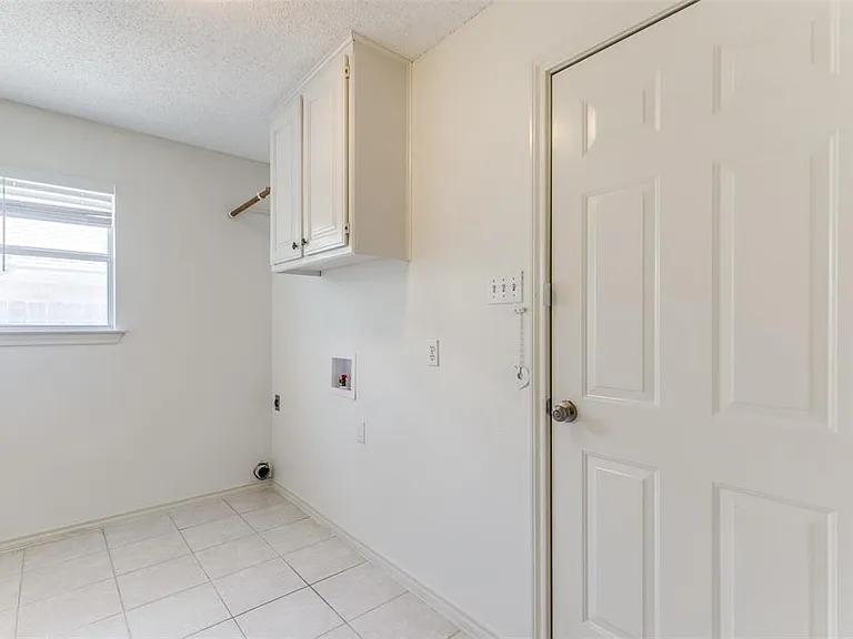 1523 Wayside Dr — Photo 7