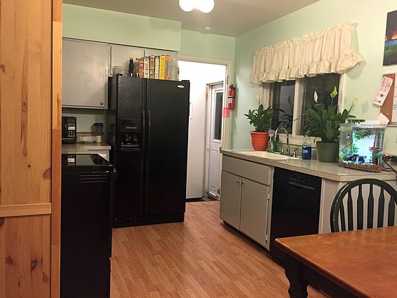 4th image of 1310 Parkwood Ave