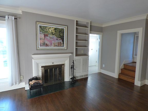 3rd image of 2100 College Ave SE