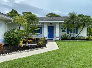 7133 Queen Palm Cir, Sarasota, FL 34243