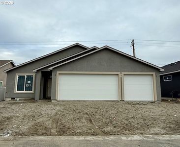 893 E Autumn Ave, Hermiston, OR, 97838