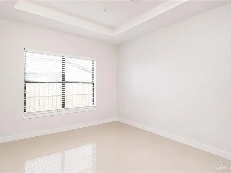 1219 Whiteoak Dr #4 — Photo 6