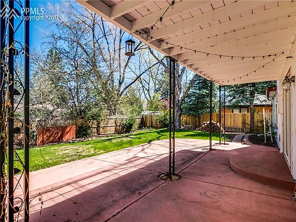 Covered patio is a great place to unwind!