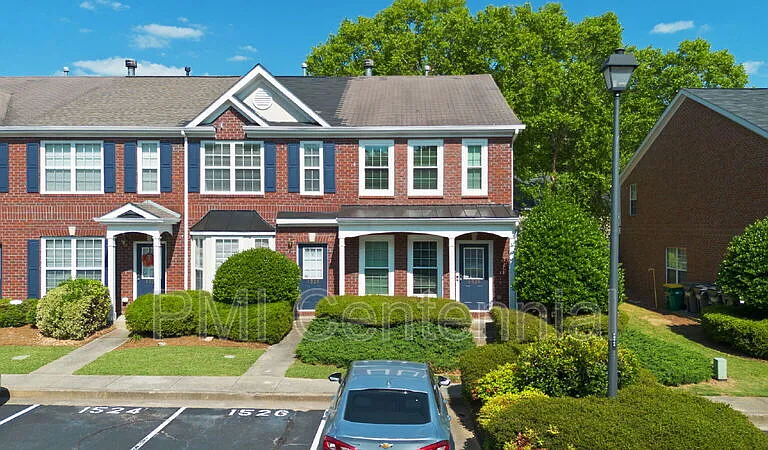 1528 Cove Creek Cir — Photo 1