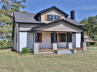 1826 N Oak Ridge Church Rd, Yadkinville, NC 27055