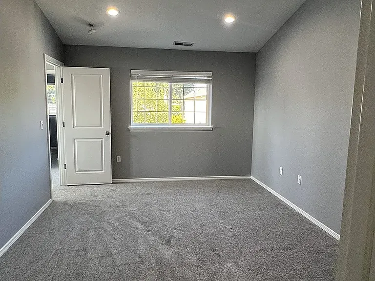 13614 Gaffney Ln — Photo 23
