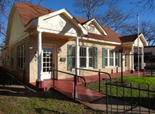 514 N Sycamore St, Palestine, TX 75801