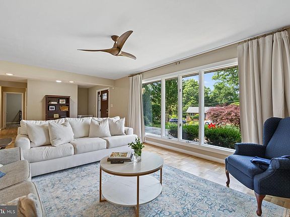 2nd image of 7608 Quintana Ct