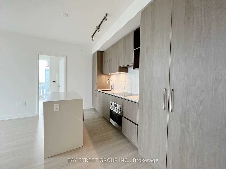 1 Yorkville Ave #2811 — Photo 6