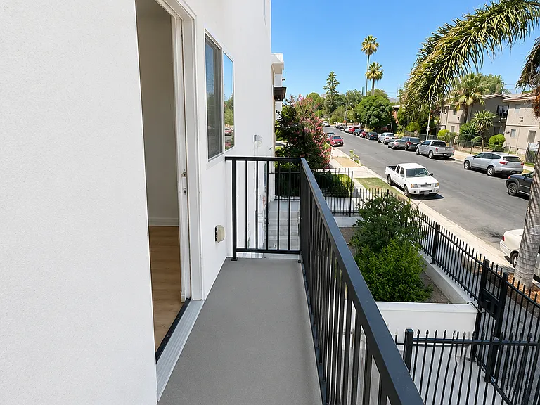 7327 Milwood Ave #101 — Photo 20