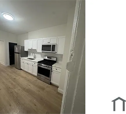 3 bed, 1000 sqft, $1,700 — Photo 4