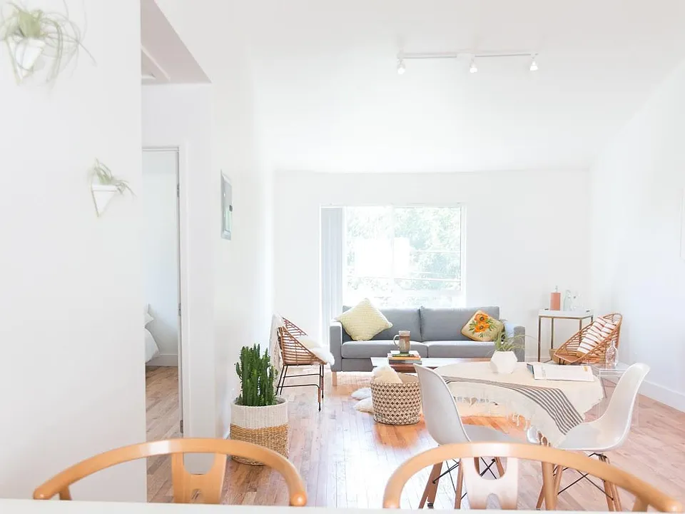 2703 Bellevue Ave #5