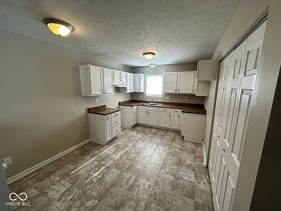 5th image of 3371 Lauren Dr