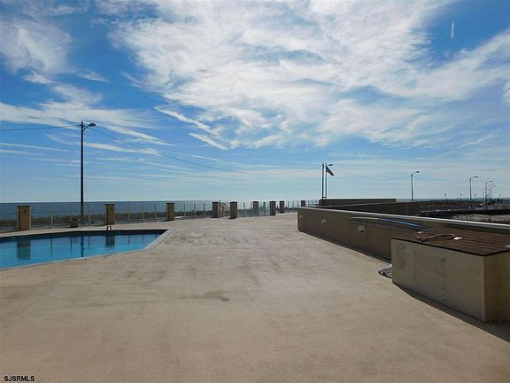 5th image of 921 Park Pl APT 1510