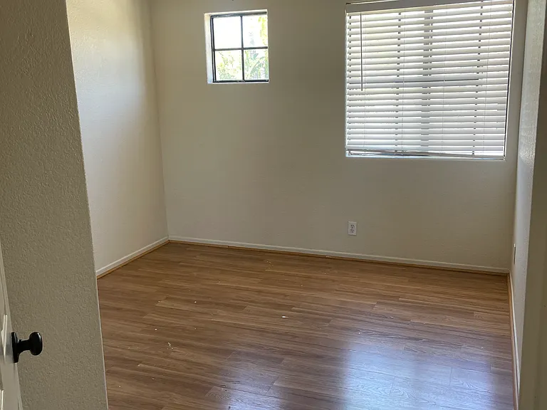 1279 Vera Cruz — Photo 10