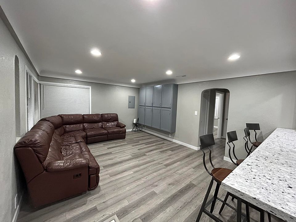 joint living area, kitchen eating bar