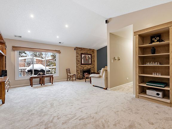 5th image of 180 Grove Ave #102C