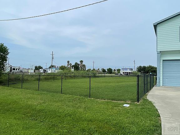 4th image of 972 Townsend Dr