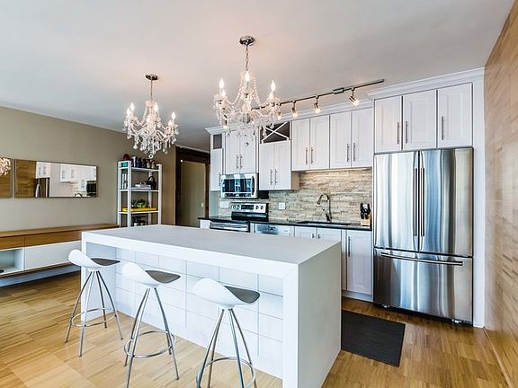 5th image of 880 N Lake Shore Dr APT 24G