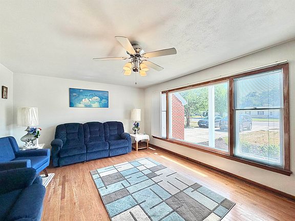 3rd image of 2226 S Park Ave