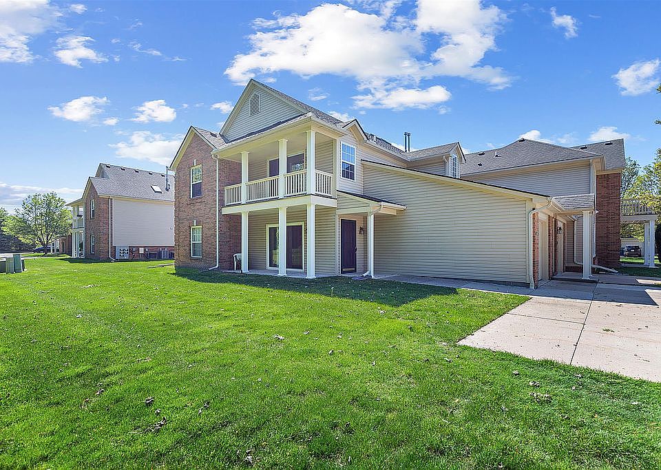 1st image of 21019 Cooper Dr #33