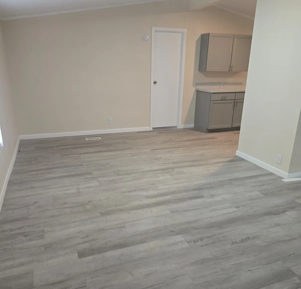 3 bed, 1300 sqft, $1,500 — Photo 3