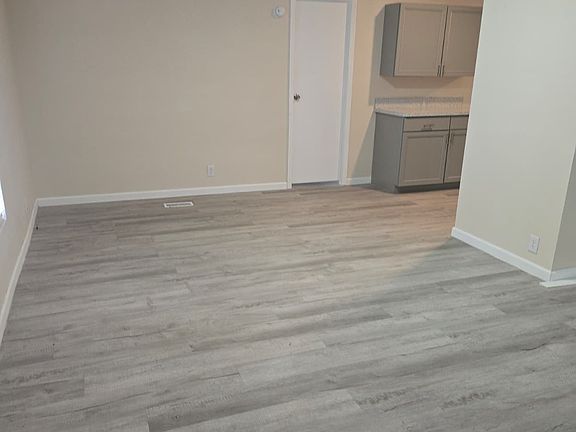 3rd image of 10397 SW 155th St