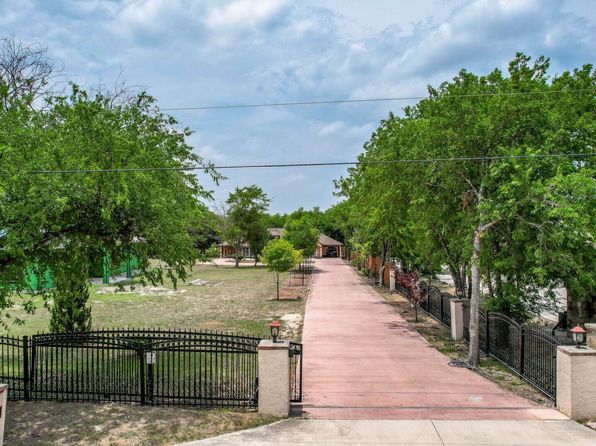 4323 PARKWAY DR, San Antonio, TX 78228