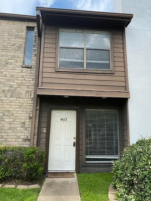 2 bed, 2.5 bath, 1212 sqft, $2,000 — Photo 2