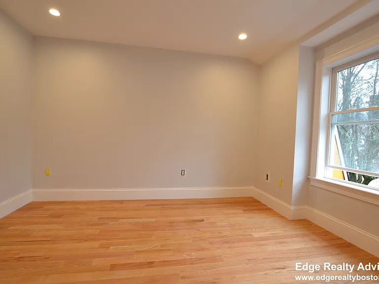 18 Bothwell Rd #1A — Photo 7