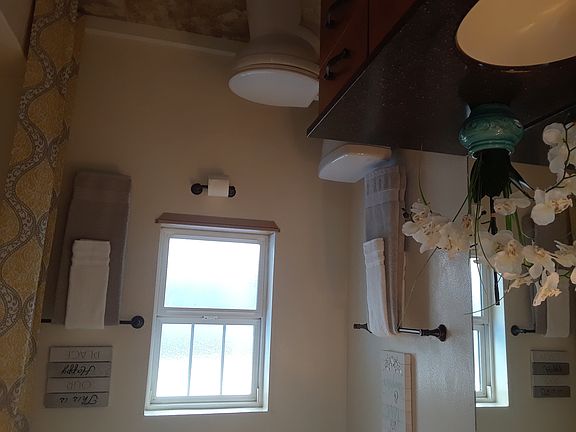 4th image of 1320 Martin Luther King Way S