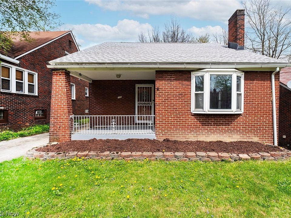 1st image of 130 Roslyn Dr