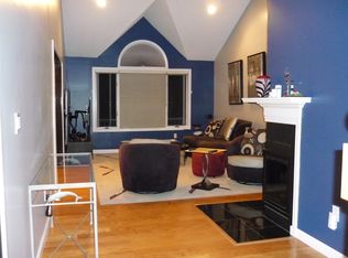 700 Shore Dr #6-611, Fall River, MA 02721