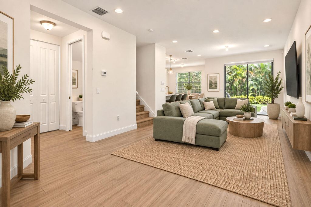 357 NW 36th Avenue, photo 2