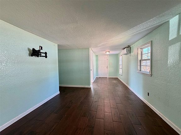 3rd image of 322 Hays Rd