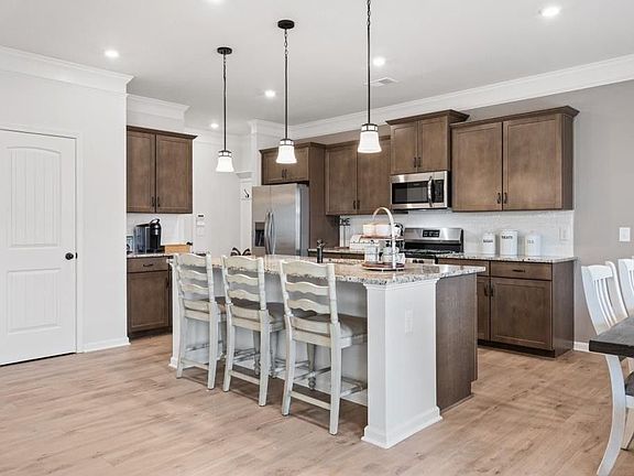 5th image of 2307 Hastings Manor Ln