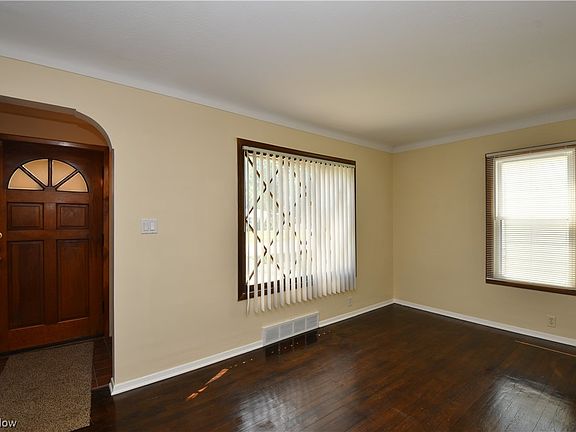 4th image of 1238 Broadway Ave